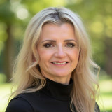 Photo of Anya Lear